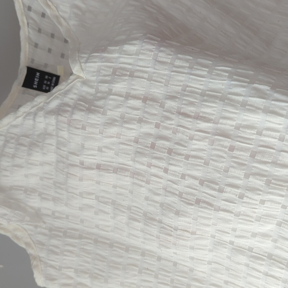 NWT V neck sleeveless top - Picture 6 of 7